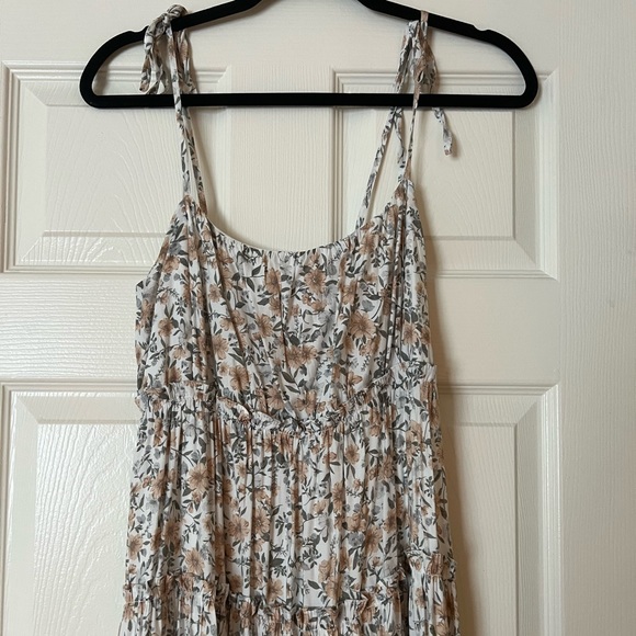 VICI JOCELYNN FLORAL TIERED SHOULDER TIE MAXI DRESS - IVORY - Picture 7 of 8